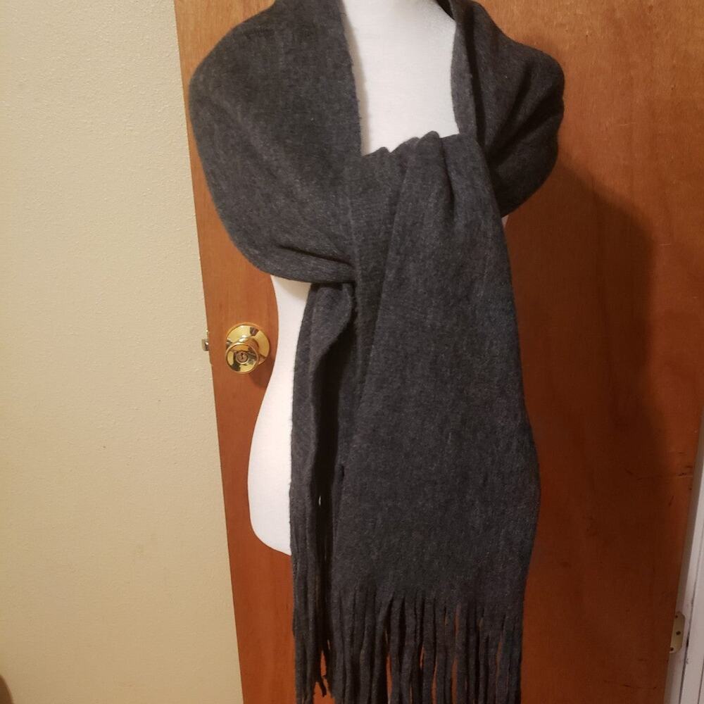 Lucky Brand soft Grey fringed scarf